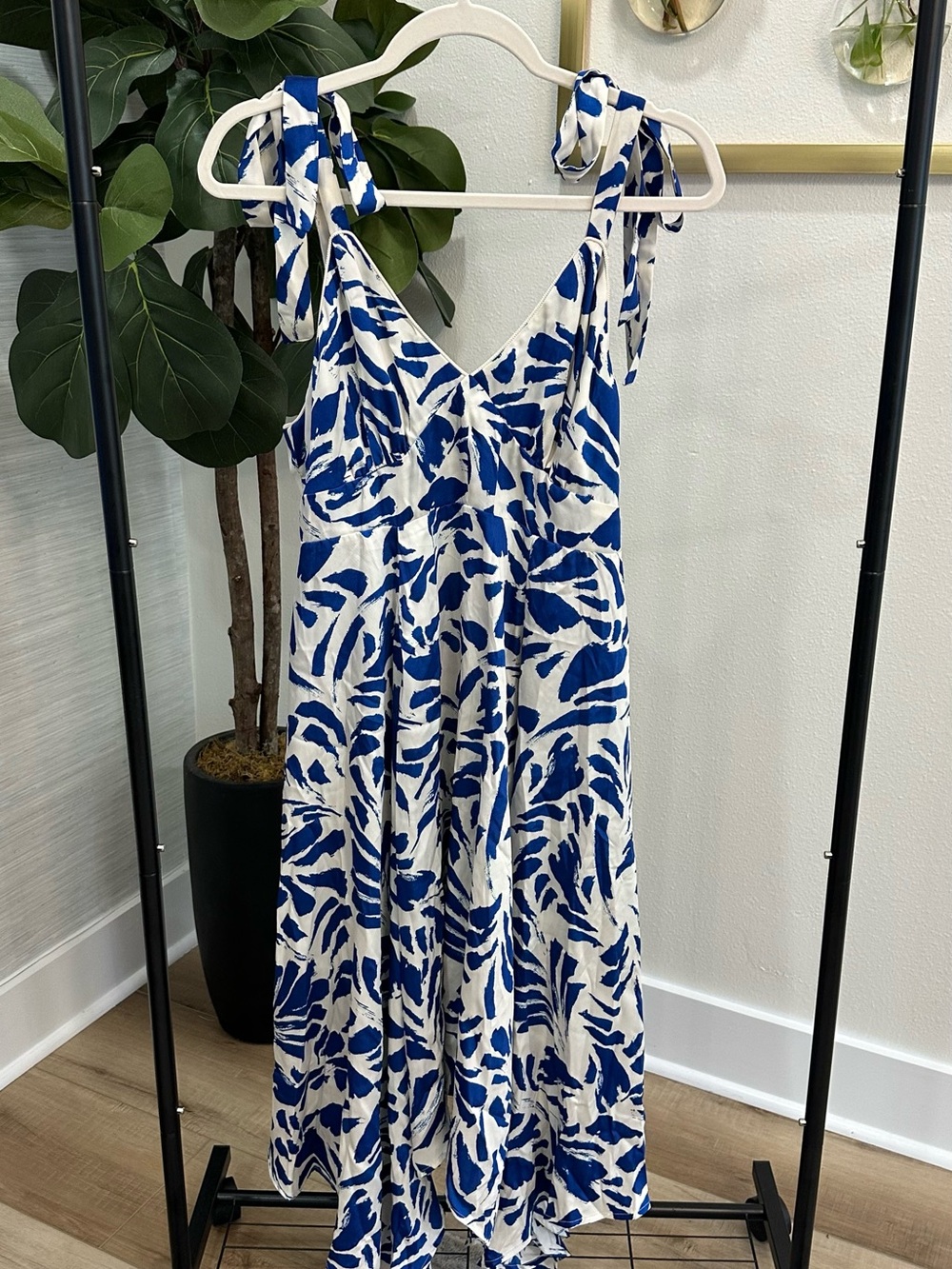 Alexis for Target Blue & White Abstract Print Smocked Midi Dress | Size L